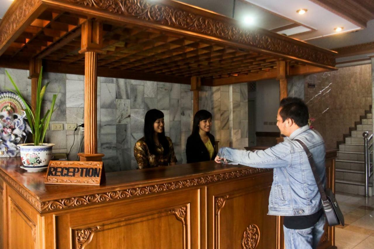Hotel Wiwi Perkasa 2 Indramayu Esterno foto