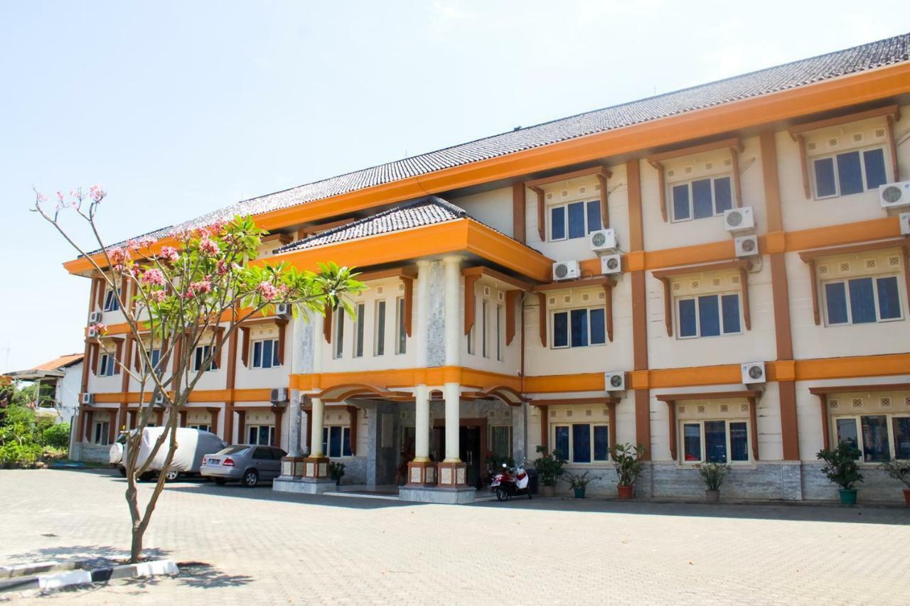 Hotel Wiwi Perkasa 2 Indramayu Esterno foto