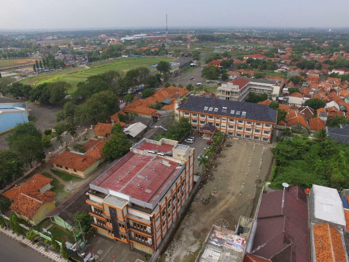 Hotel Wiwi Perkasa 2 Indramayu Esterno foto
